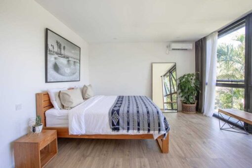 upstairs bedroom 1